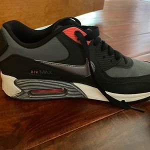 Nike size 5 youth. Can fit women. Barely worn.